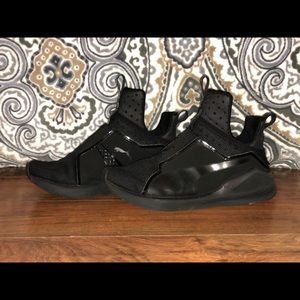 Black Kylie Jenner fierce pumas